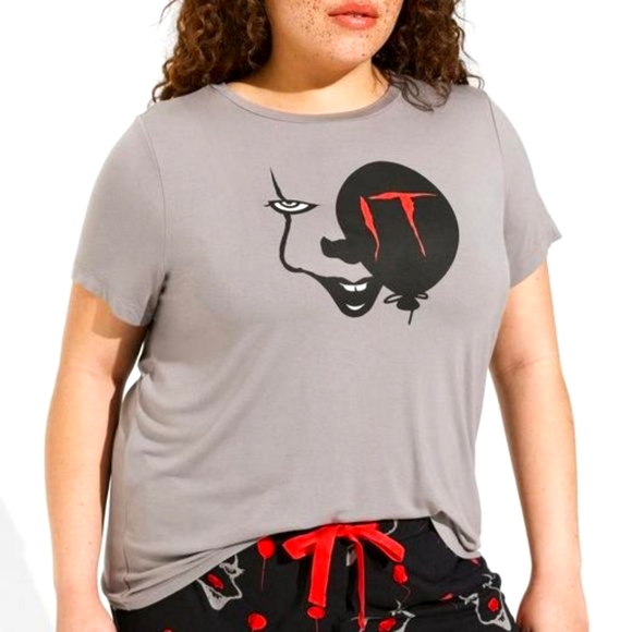❤️NWT VINTAGE TORRID TEE - PENNYWISE STEPHEN KING'S IT SCARY CLOWN HALLOWEEN - Picture 3 of 13